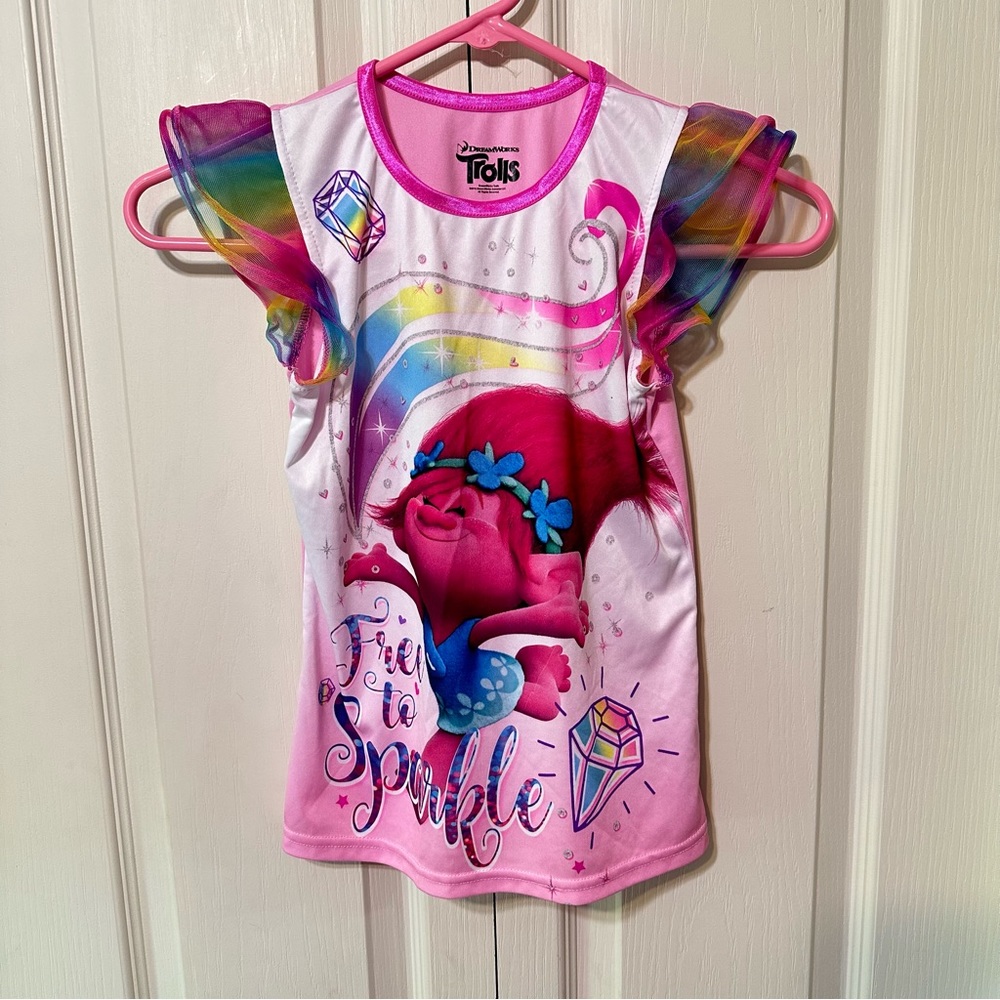Lot of 5 girls night shirts!